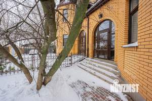 Коттедж 230м², 3-этажный, на длительный срок,