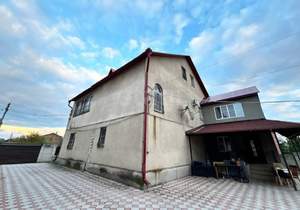 Дом 416м², 3-этажный, на длительный срок,