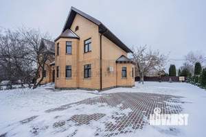 Коттедж 230м², 3-этажный, на длительный срок,