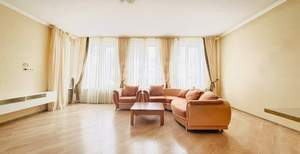 Дом 321м², 3-этажный, участок 4 сот.