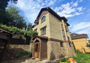 Дом 260м², 3-этажный, участок 5 сот.