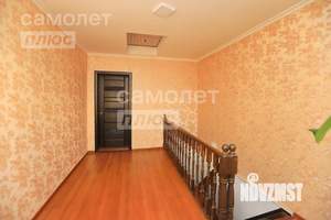 Дом 220м², 3-этажный, участок 3 сот.