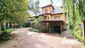 Дом 316м², 3-этажный, участок 7 сот.