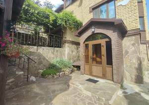 Дом 260м², 3-этажный, участок 5 сот.