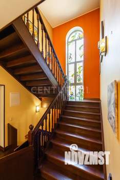 Дом 316м², 3-этажный, участок 7 сот.