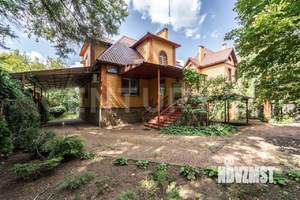 Дом 316м², 3-этажный, участок 7 сот.