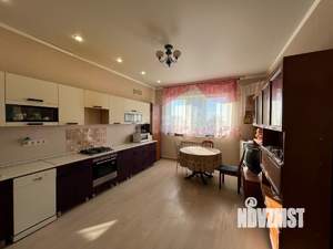 Дом 306м², 2-этажный, участок 15 сот.