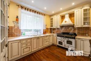 Дом 316м², 3-этажный, участок 7 сот.