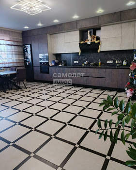 Дом 261м², 2-этажный, участок 7 сот.