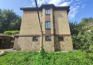 Дом 260м², 3-этажный, участок 5 сот.