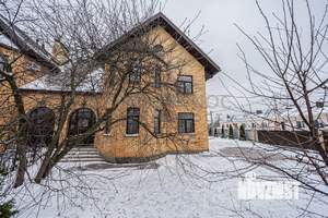 Коттедж 230м², 3-этажный, на длительный срок, 