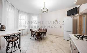 Дом 230м², 3-этажный, на длительный срок, 