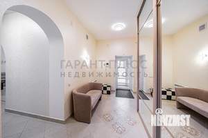 Коттедж 230м&sup2;, 3-этажный, на длительный срок, 