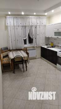 Коттедж 250м², 2-этажный, на длительный срок, 