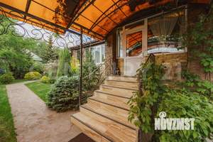 Коттедж 490м², 4-этажный, участок 10 сот.  