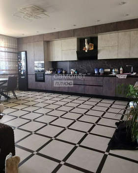 Дом 261м&sup2;, 3-этажный, участок 7 сот.  