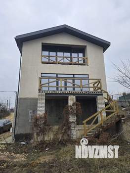 Коттедж 240м&sup2;, 3-этажный, участок 6 сот.  