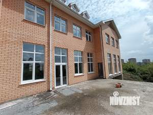 Дом 1227м², 4-этажный, участок 25 сот.  