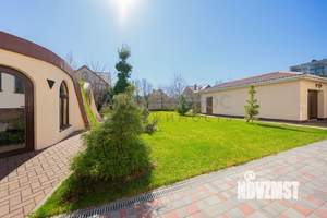 Дом 374м&sup2;, 3-этажный, участок 8 сот.  