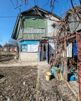 Дом 20м&sup2;, 2-этажный, участок 5 сот.  