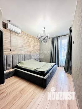 Дом 195м&sup2;, 2-этажный, участок 4 сот.  