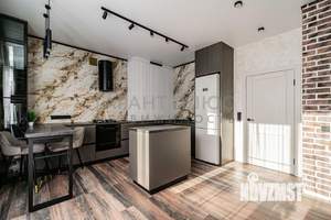 Коттедж 250м&sup2;, 2-этажный, участок 8 сот.  