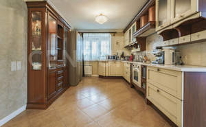 Дом 490м&sup2;, 4-этажный, участок 13 сот.  