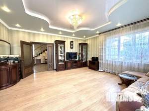 Дом 216м², 2-этажный, участок 6 сот.  