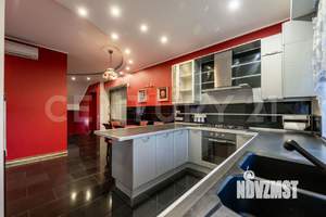 Дом 450м&sup2;, 4-этажный, участок 4 сот.  