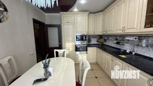 Дом 180м&sup2;, 2-этажный, участок 10 сот.  