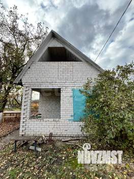 Дом 30м&sup2;, 2-этажный, участок 6 сот.  