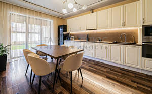 Дом 192м&sup2;, 2-этажный, участок 6 сот.  