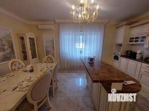 Дом 390м&sup2;, 2-этажный, участок 9 сот.  