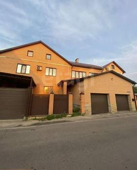 Дом 308м&sup2;, 2-этажный, участок 8 сот.  