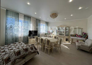 Дом 290м&sup2;, 2-этажный, участок 15 сот.  