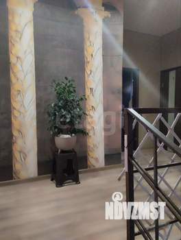 Дом 500м&sup2;, 3-этажный, участок 10 сот.  