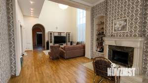 Дом 846м&sup2;, 2-этажный, участок 10 сот.  