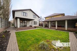 Дом 192м&sup2;, 2-этажный, участок 6 сот.  