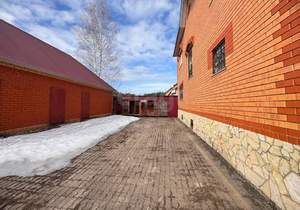 Дом 300м&sup2;, 2-этажный, участок 15 сот.  