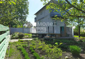 Дом 72м&sup2;, 3-этажный, участок 9 сот.  