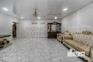 Коттедж 214м², 2-этажный, участок 10 сот.  