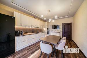 Дом 192м&sup2;, 2-этажный, участок 6 сот.  