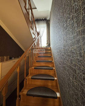 Дом 190м&sup2;, 3-этажный, участок 2 сот.  