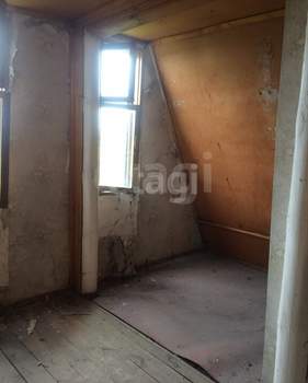 Дом 15м&sup2;, 2-этажный, участок 400 сот.  