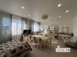 Дом 240м², 2-этажный, участок 15 сот.  