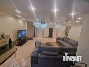 Коттедж 395м&sup2;, 3-этажный, участок 9 сот.  