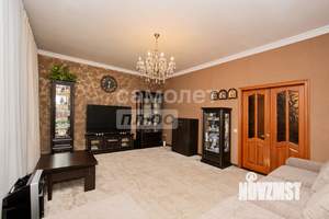 Таунхаус 187м², 3-этажный, участок 1 сот.  