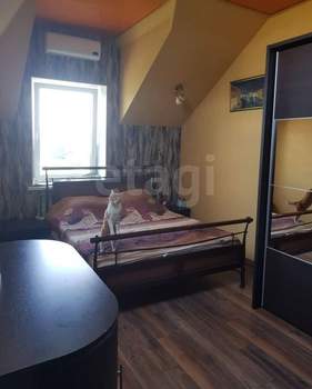 Дом 500м&sup2;, 3-этажный, участок 10 сот.  