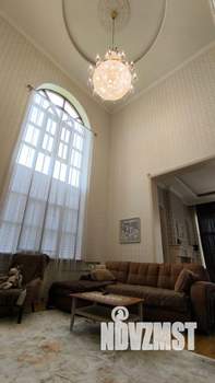 Дом 846м&sup2;, 2-этажный, участок 10 сот.  