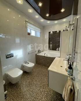Дом 350м², 3-этажный, участок 8 сот.  